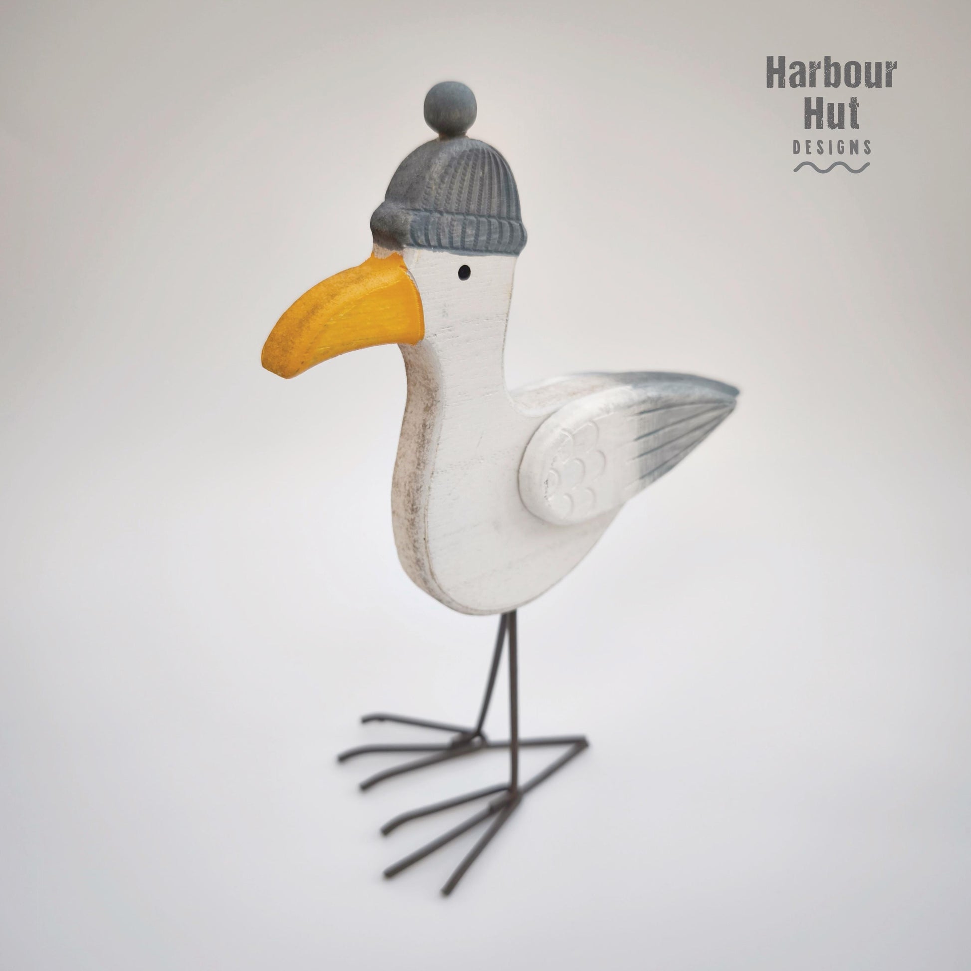 Wooden seagull decoration | Whitewashed deco | Cute | Cartoon | Whimsical | Minimalist | Beanie hat | Shabby | Rustic | Coastal ornament
