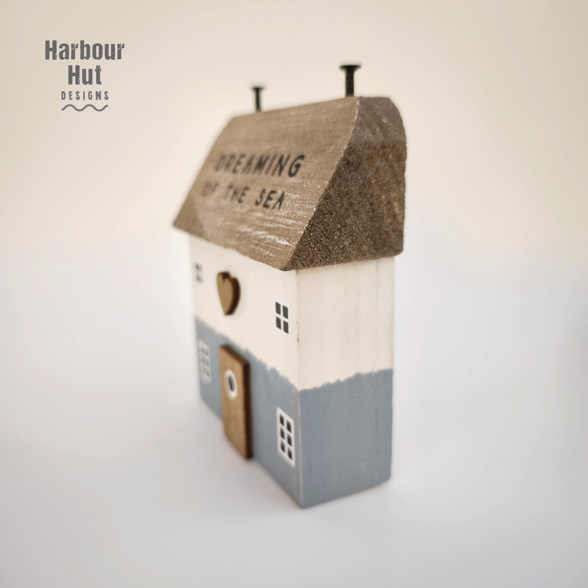 Wooden seaside house decoration | Sea dreaming | Beach blue wedding | Boho decor | Shabby chic | Cute distressed rustic | Coastal ornament