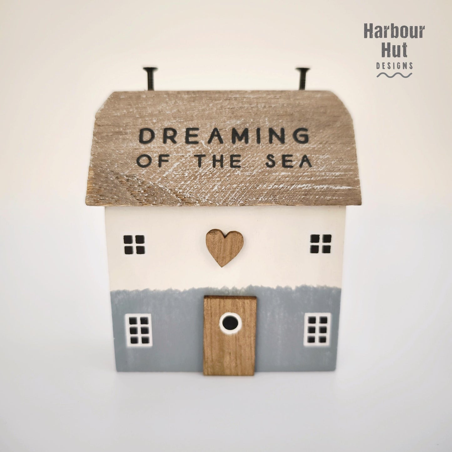 Wooden seaside house decoration | Sea dreaming | Beach blue wedding | Boho decor | Shabby chic | Cute distressed rustic | Coastal ornament