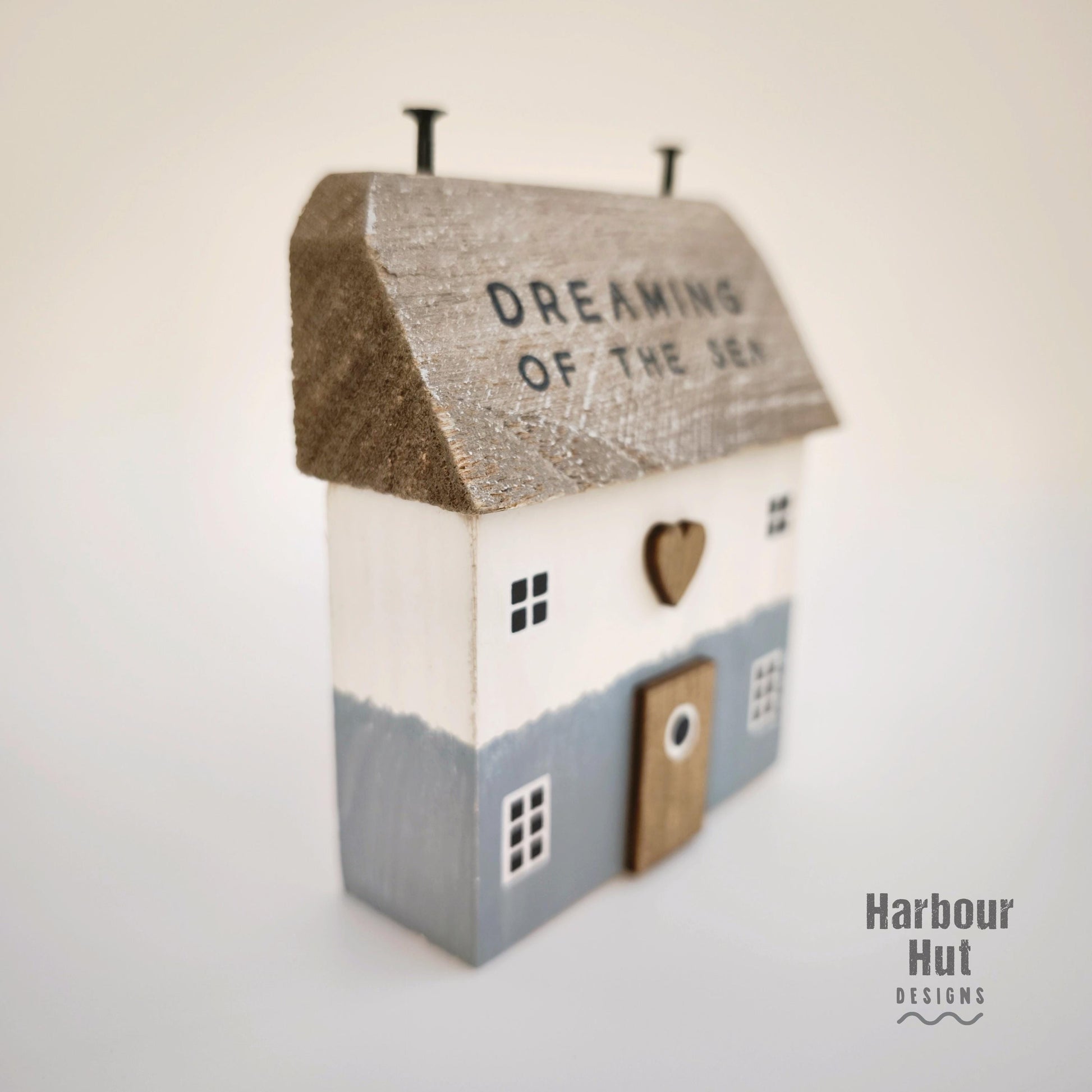 Wooden seaside house decoration | Sea dreaming | Beach blue wedding | Boho decor | Shabby chic | Cute distressed rustic | Coastal ornament