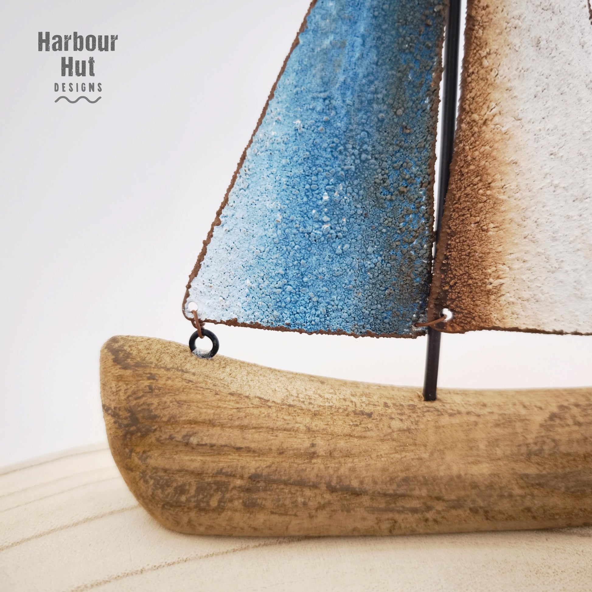 Metal boat | Blue sails | Rust effect | Distressed | Sailing | Sail | Boy nursery decor | Nautical gift | Seaside | Driftwood wooden base