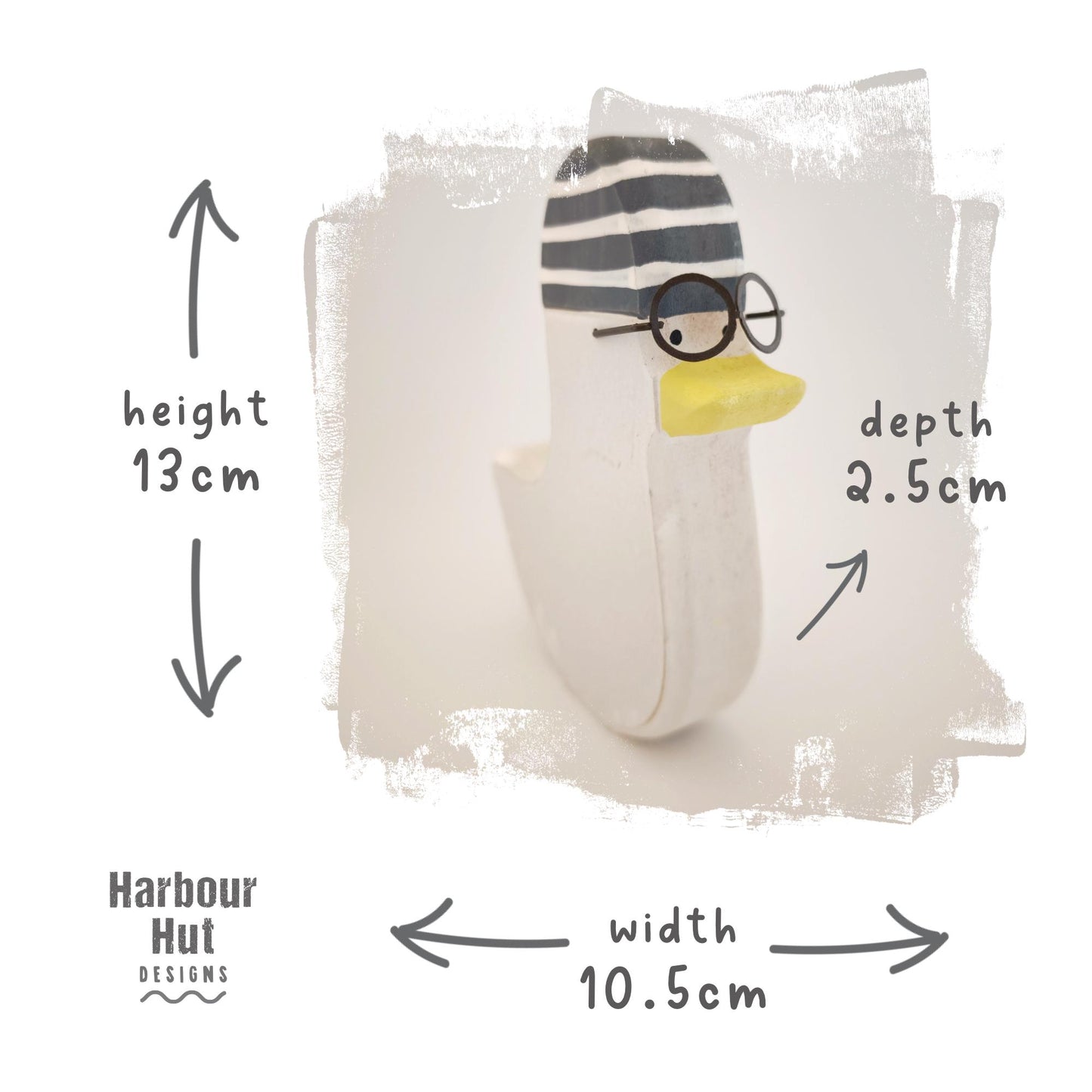 Wooden seagull decoration | Wire glasses | Whitewashed deco | Cute | Cartoon | Whimsical | Minimalist | Beanie hat | Rustic | Coastal decor